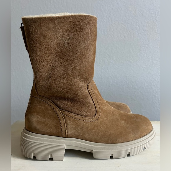 Paul Green Shoes - NWOT Paul Green Palmer boots, tan brown suede, shearling lined, women's size 10.